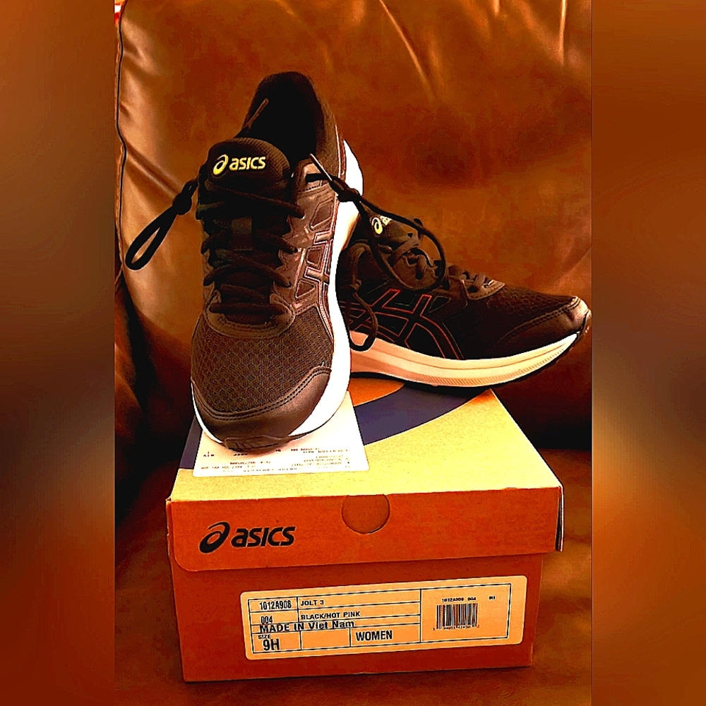 JOLT Ascis Jolt 3 women's running shoe's size : 9.5 ✨️ NWT